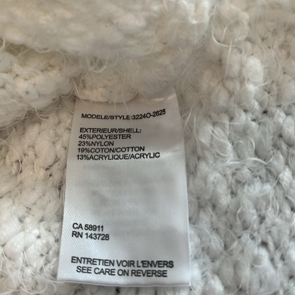 Beautiful Tribal Ivory Sweater - Picture 3 of 11